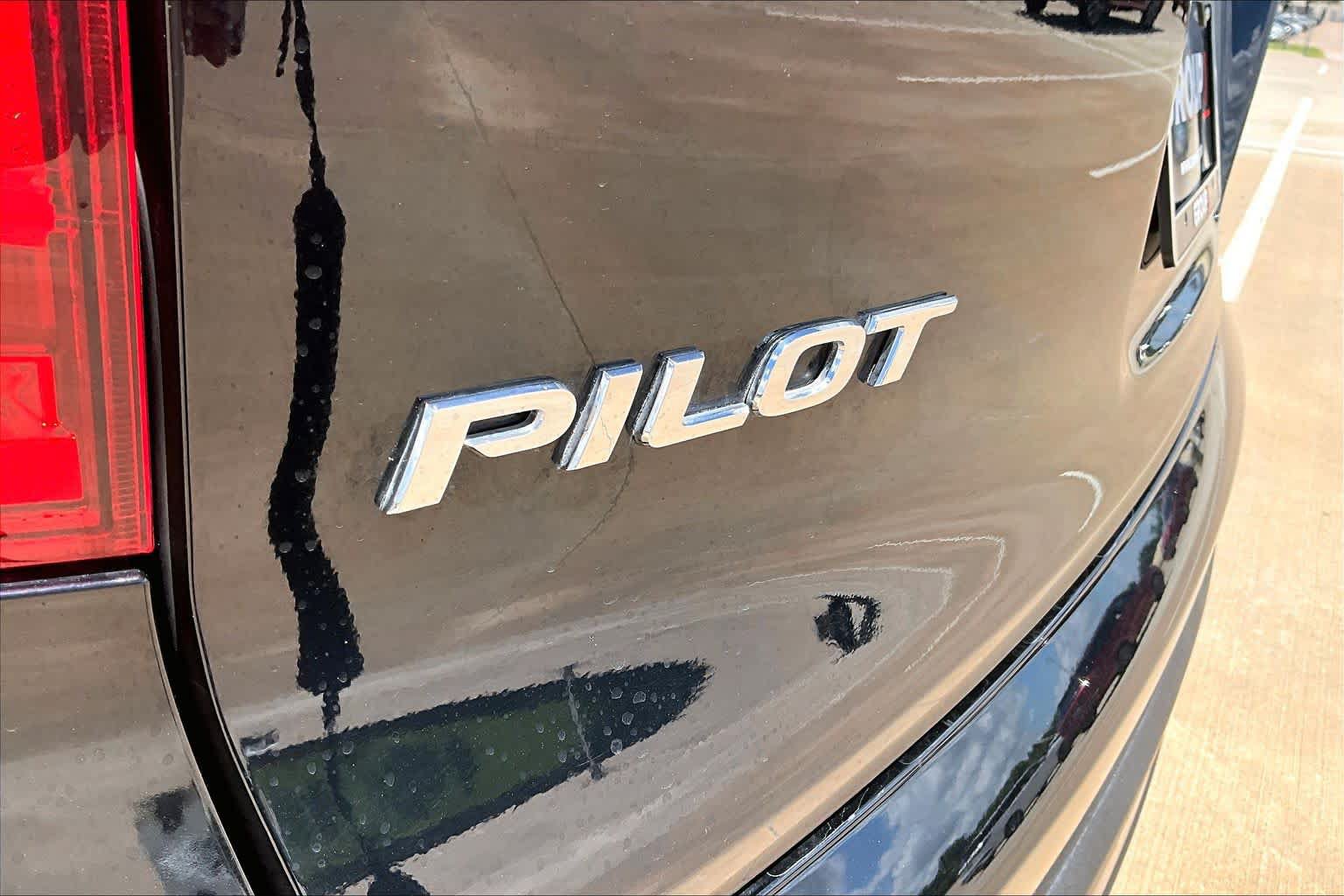 Used 2016 Honda Pilot Touring image 30