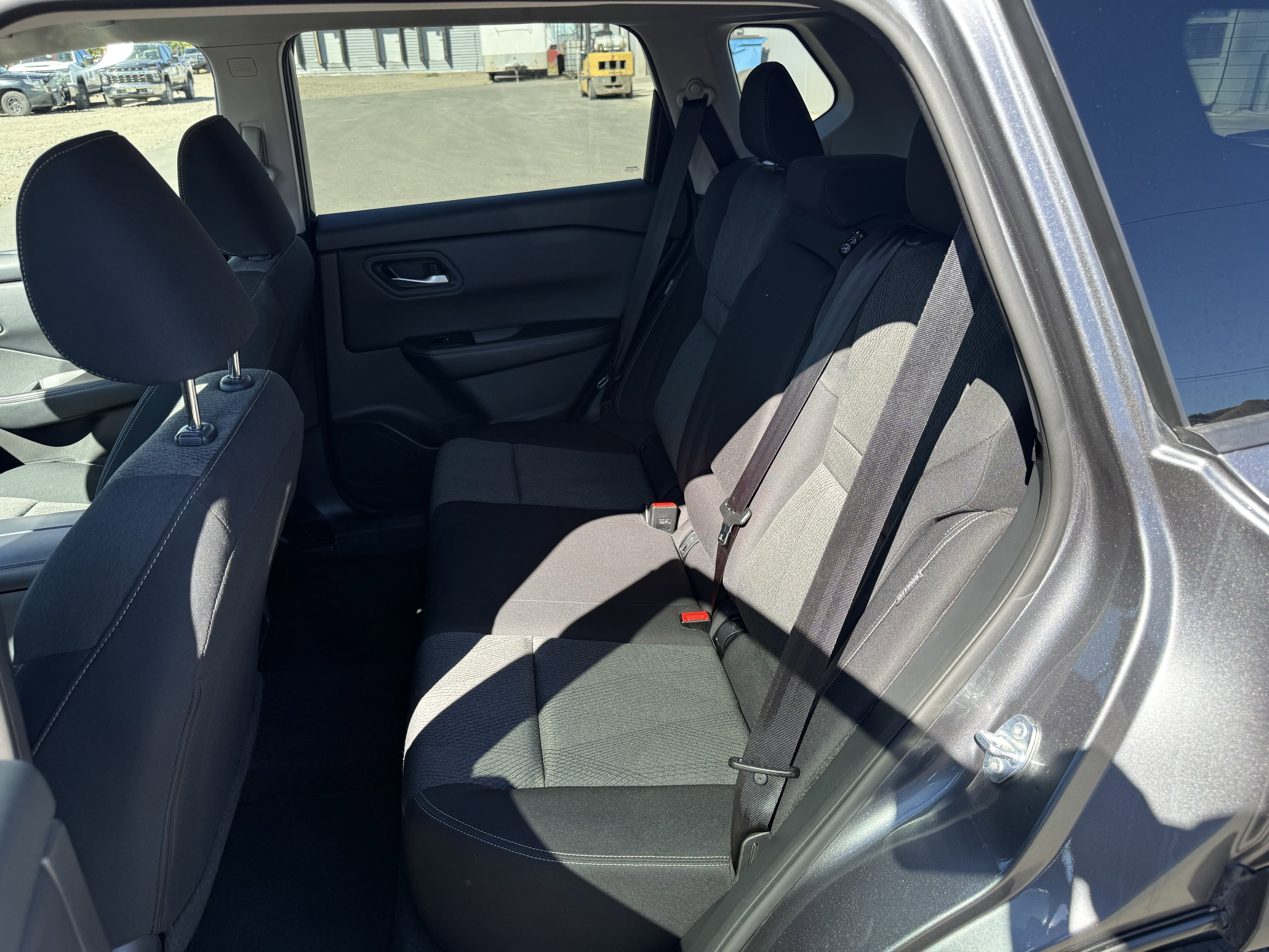 Used 2024 Nissan Rogue SV image 8