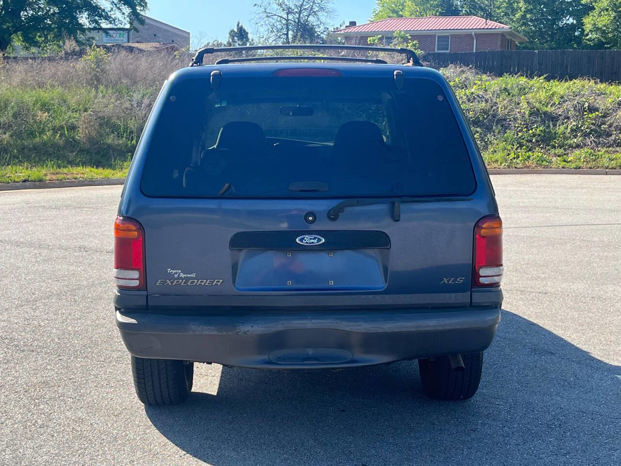 Used 2000 Ford Explorer XLS RWD image 5