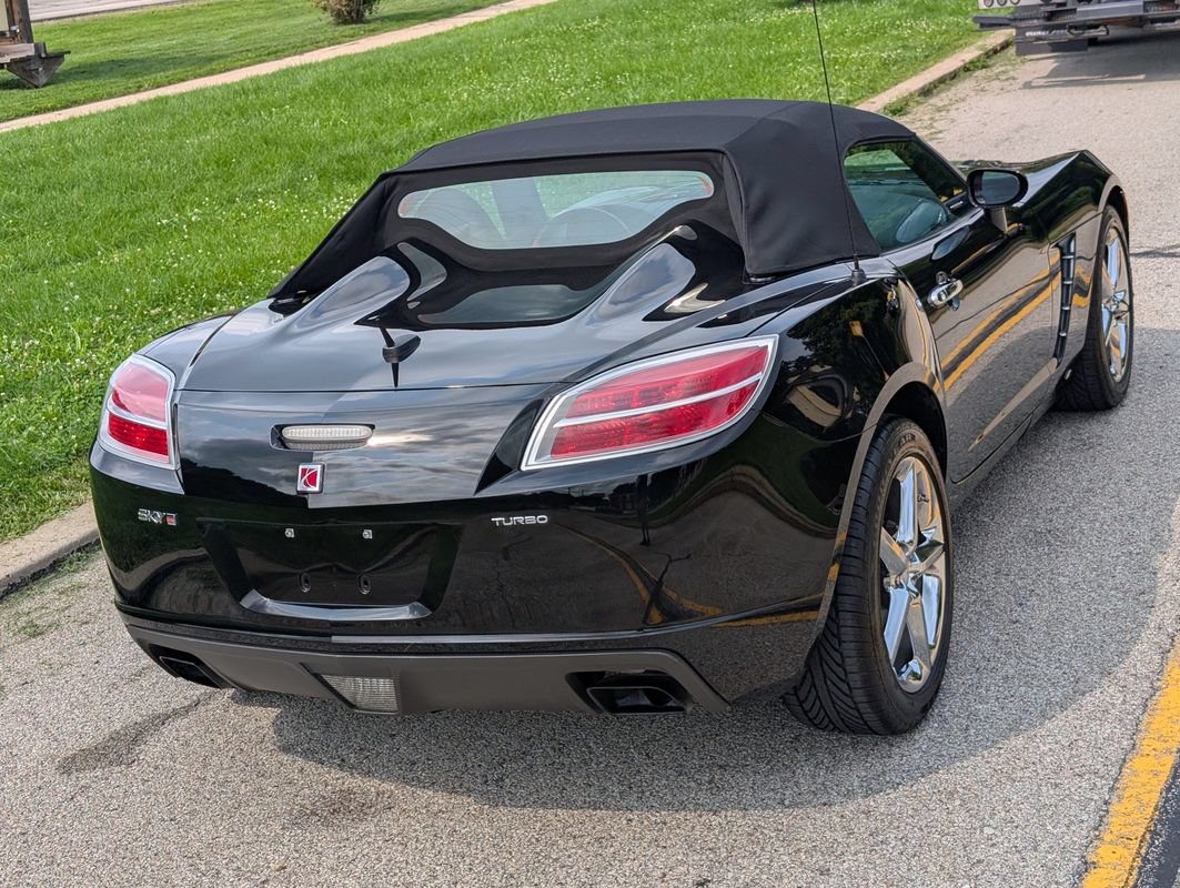 Used 2009 Saturn Sky Red Line RWD image 10