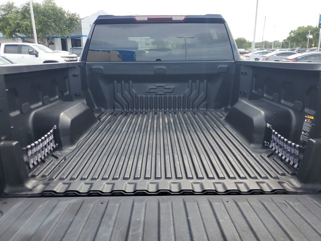 Used 2023 Chevrolet Silverado 1500 LT AWD/4WD image 7