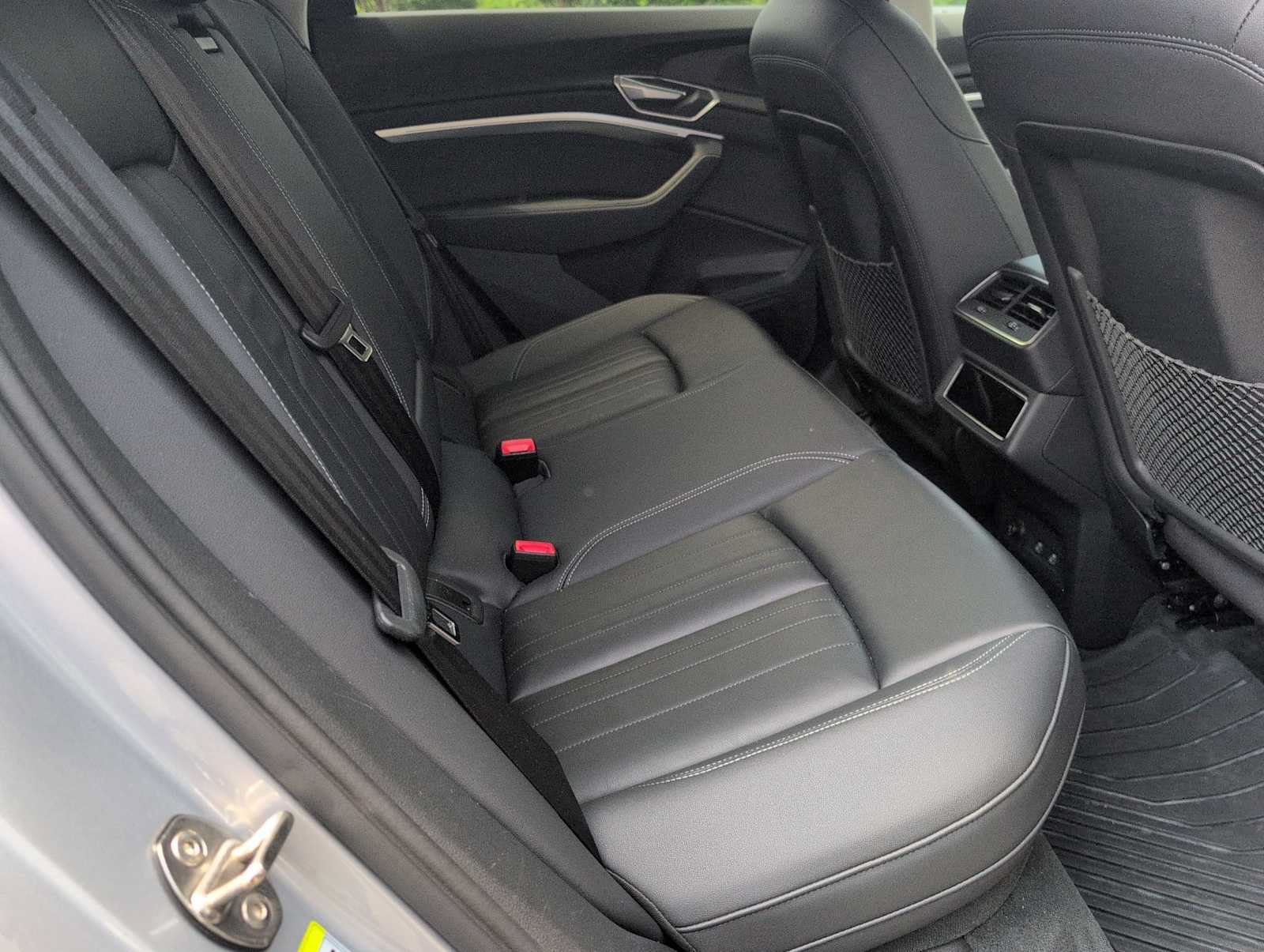 Used 2022 Audi e-tron Premium w/ Convenience Plus Package AWD/4WD image 20
