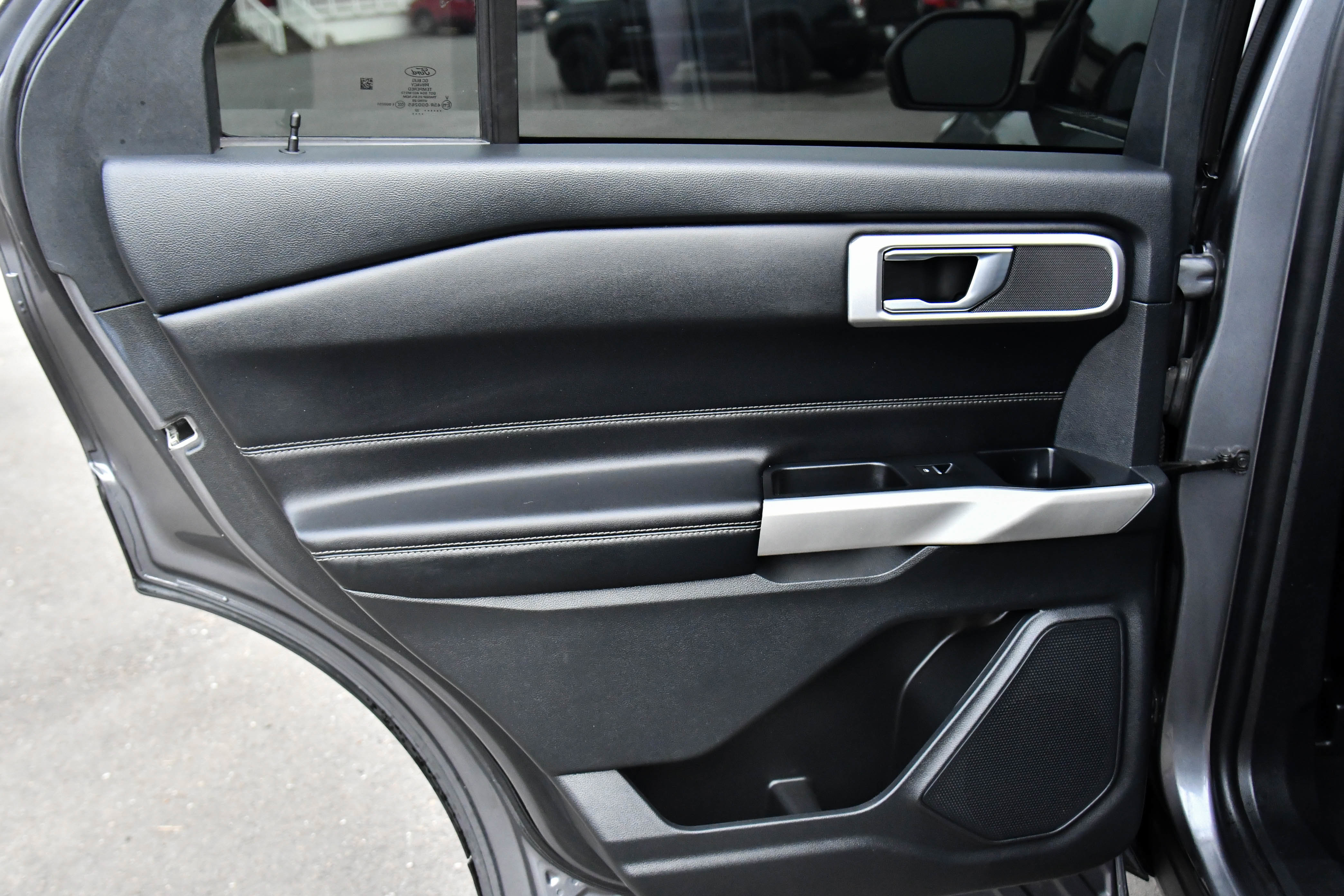 Used 2022 Ford Explorer XLT w/ Equipment Group 202A image 33