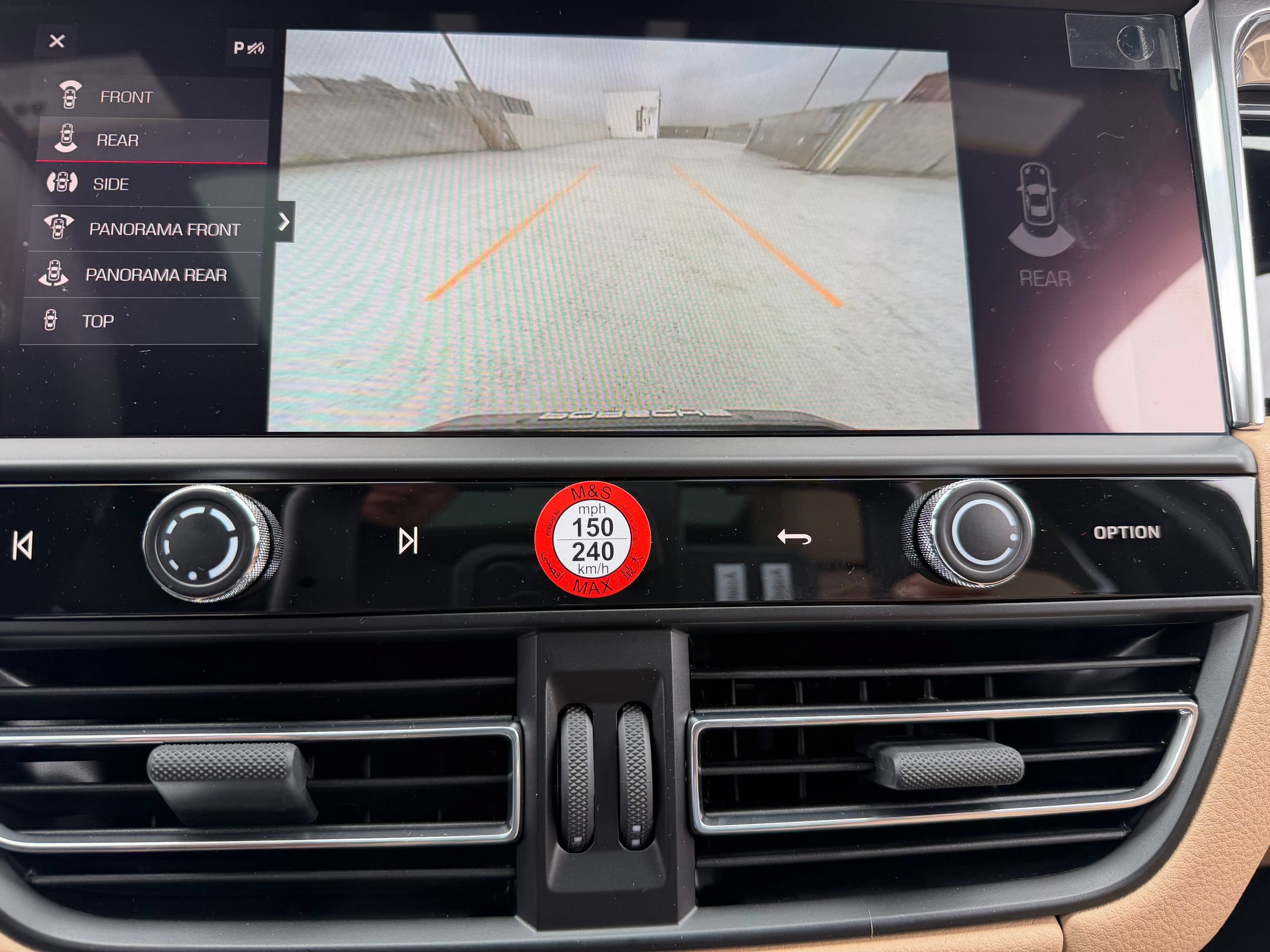 Certified 2026 Porsche Macan AWD/4WD image 30