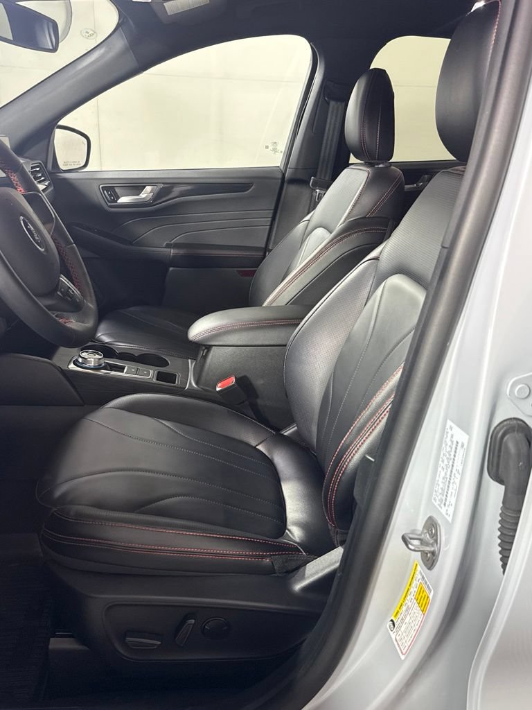 Used 2025 Ford Escape ST-Line Elite w/ Premium Technology Package AWD/4WD image 17