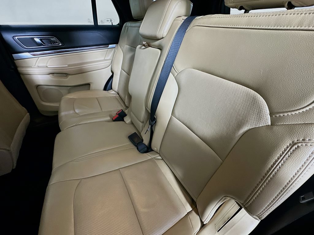 Used 2017 Ford Explorer Limited FWD image 4