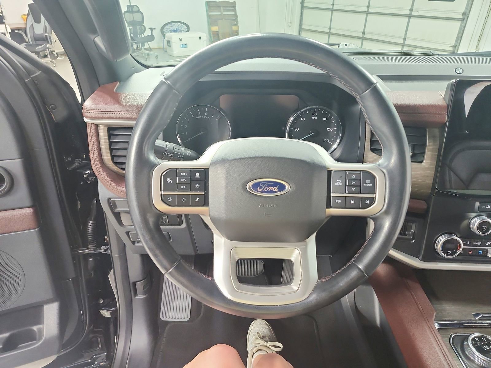 Used 2024 Ford Expedition Limited AWD/4WD image 24