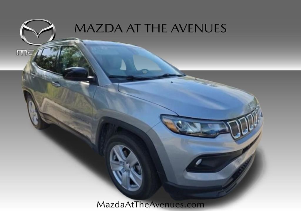 Used 2022 Jeep Compass Latitude FWD image 1