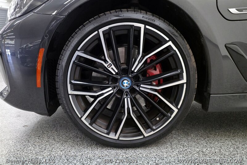 Used 2023 BMW 530e w/ M Sport Package RWD image 40