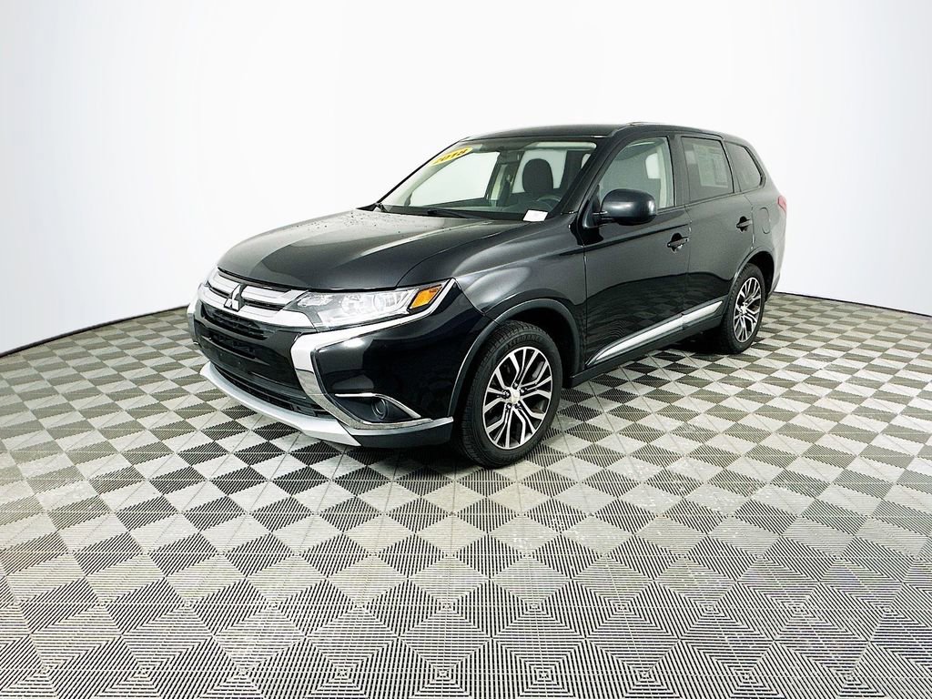 Used 2018 Mitsubishi Outlander ES image 4