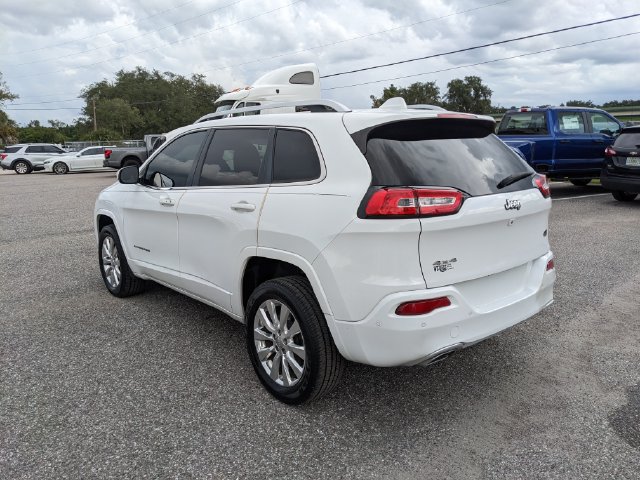 Used 2017 Jeep Cherokee Overland w/ Technology Group AWD/4WD image 6