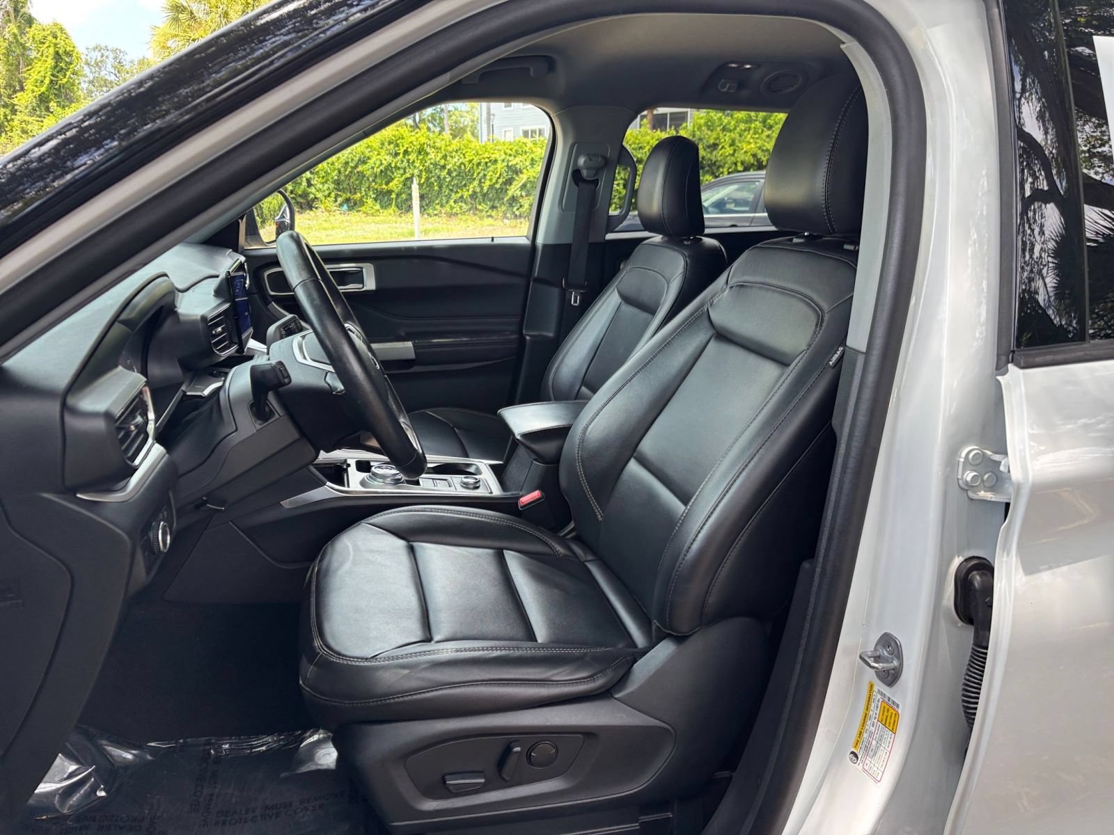 Used 2023 Ford Explorer XLT w/ Equipment Group 202A AWD/4WD image 38