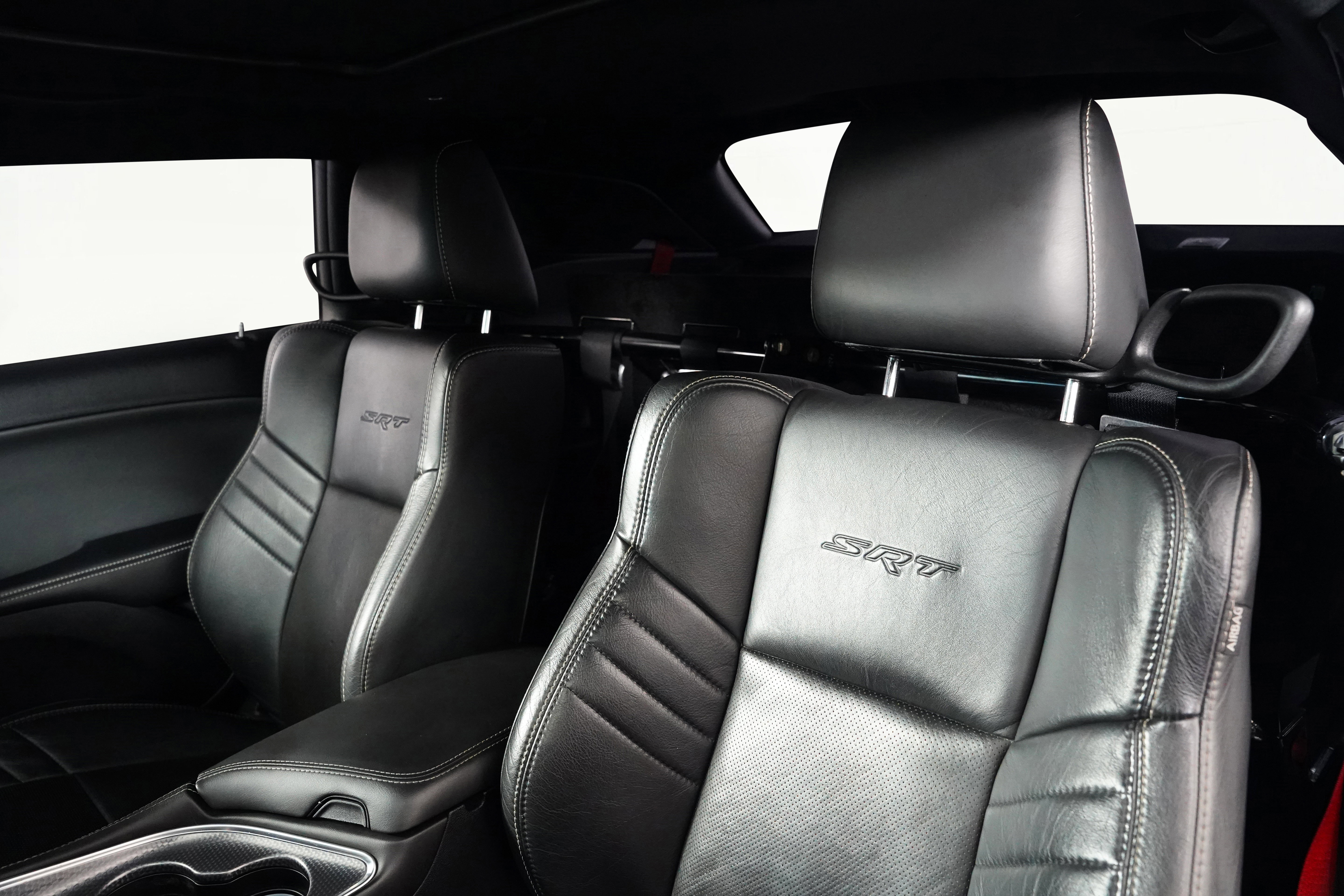 Used 2016 Dodge Challenger SRT Hellcat image 3