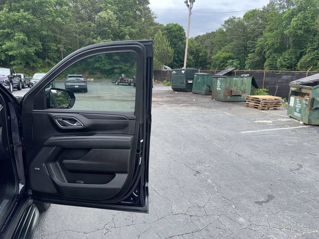 Used 2023 Chevrolet Suburban RST AWD/4WD image 32