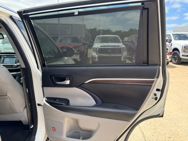Used 2016 Toyota Highlander Limited AWD/4WD image 31