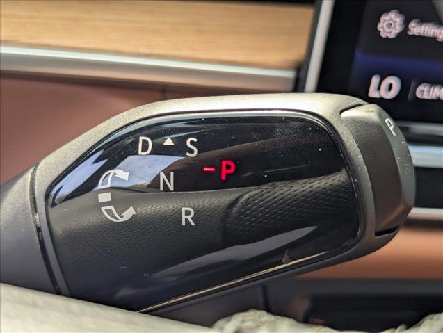 Used 2025 Volkswagen Tiguan SEL R-Line AWD/4WD image 11