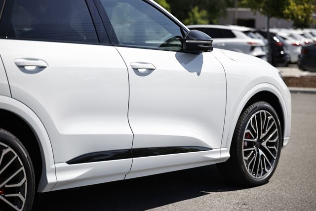 New 2026 Audi SQ5 Premium Plus AWD/4WD image 8