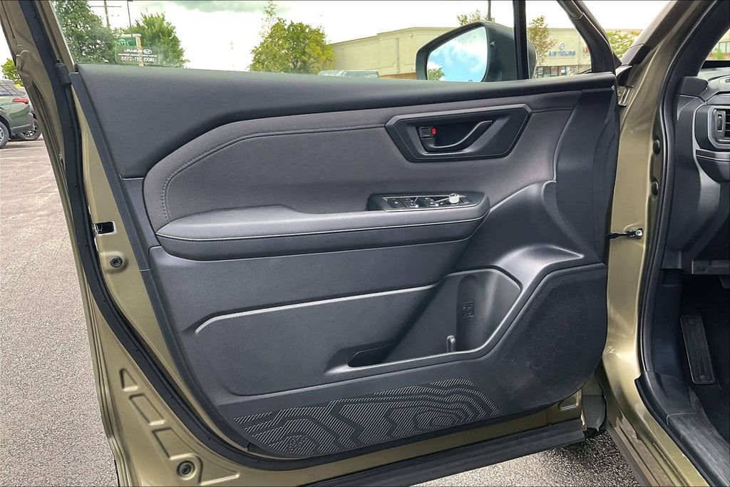 Certified 2025 Subaru Forester Premium AWD/4WD image 26