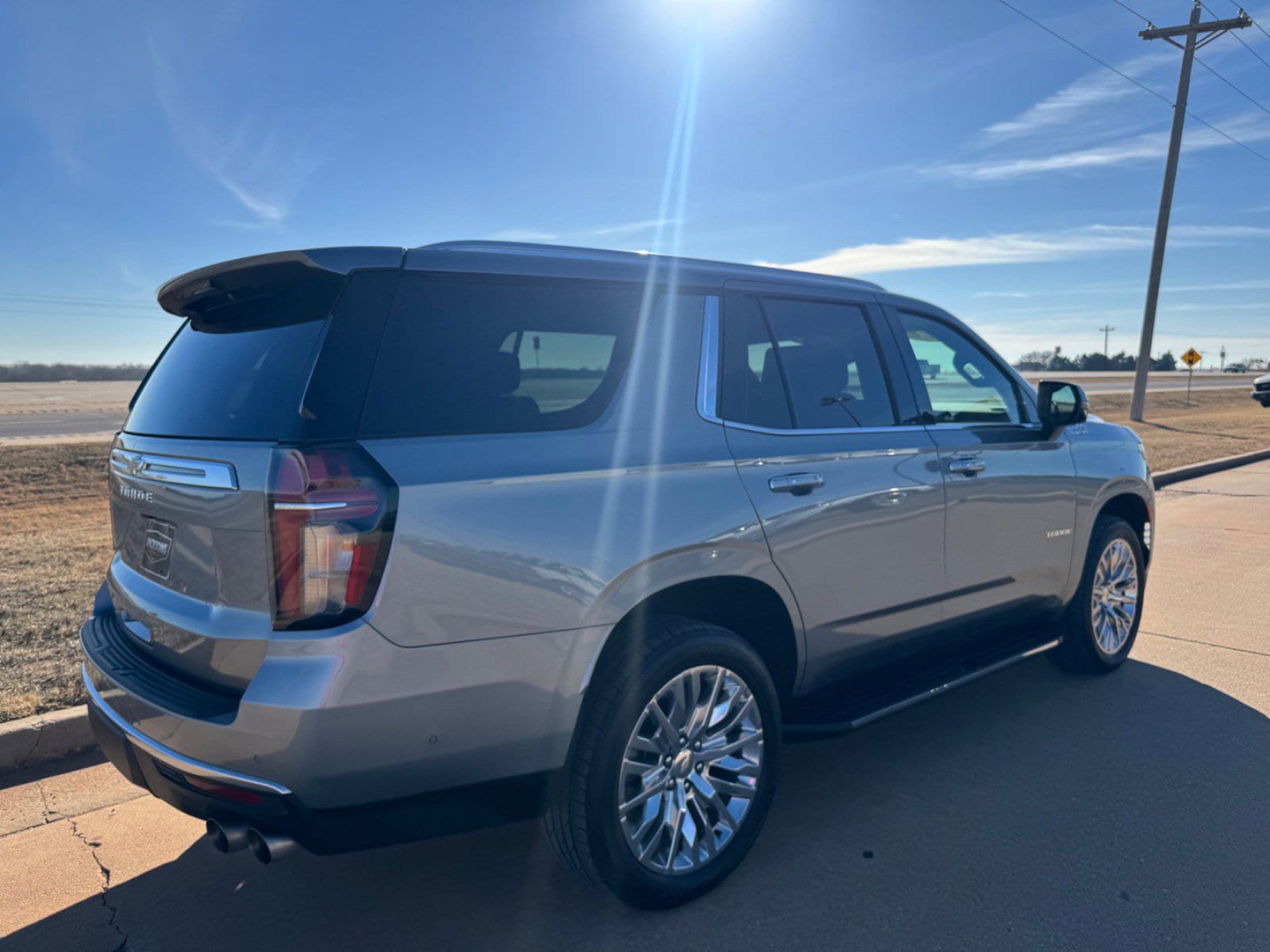 Used 2023 Chevrolet Tahoe High Country w/ Advanced Technology Package AWD/4WD image 3