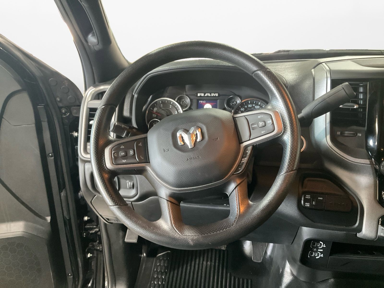 Used 2024 RAM 2500 Tradesman w/ Chrome Appearance Group image 12