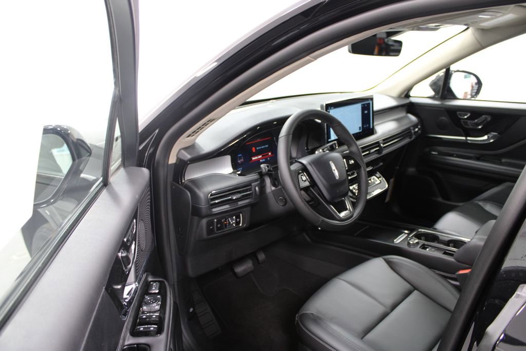 New 2025 Lincoln Corsair FWD w/ Equipment Group 101A image 25