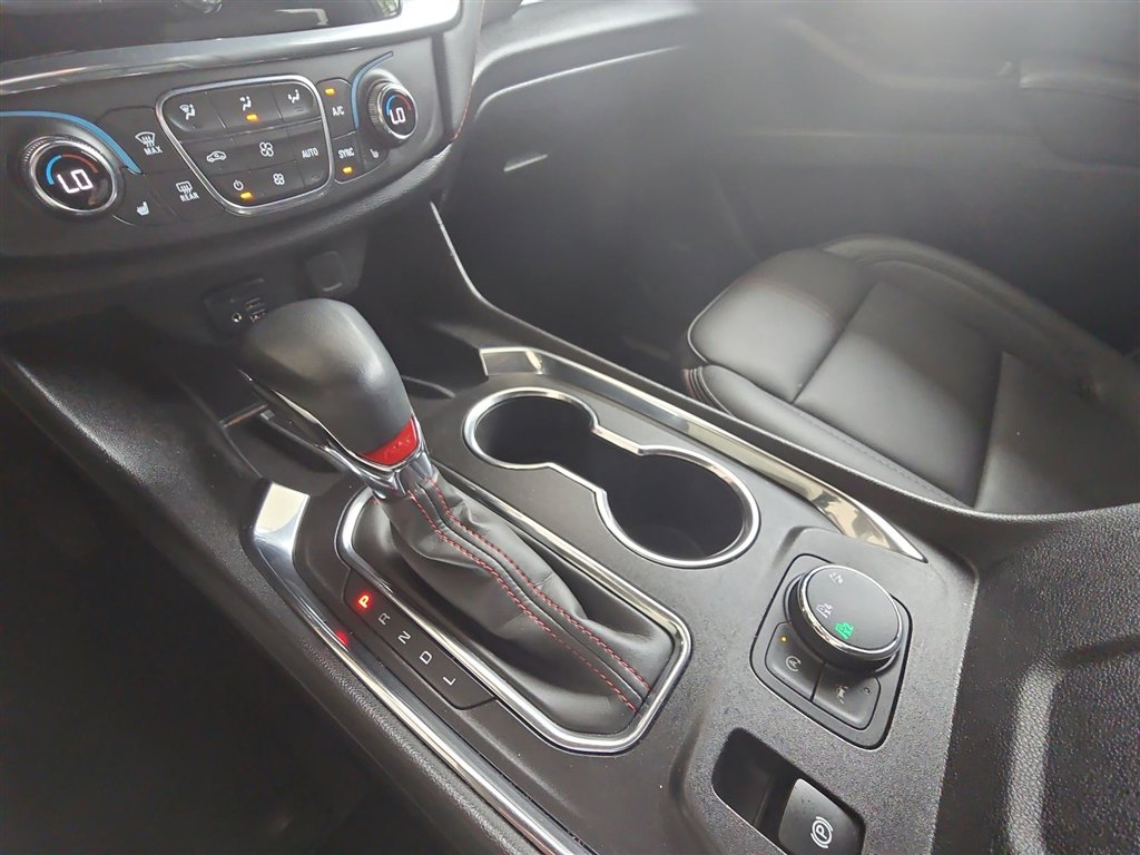 Used 2023 Chevrolet Traverse RS image 16