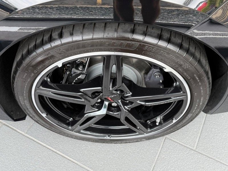 Used 2024 Chevrolet Corvette Stingray Premium Conv w/ Battery Protection Package image 5