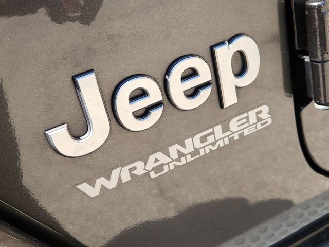Used 2019 Jeep Wrangler Unlimited Sahara image 29