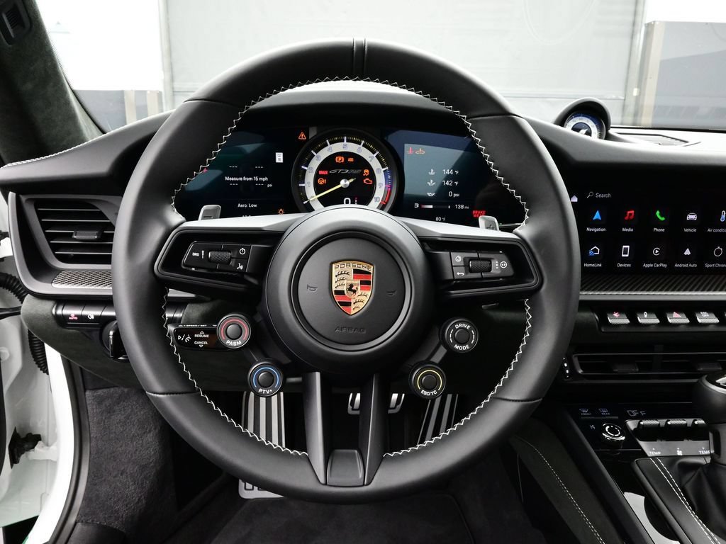 Certified 2025 Porsche 911 GT3 RS RWD image 8