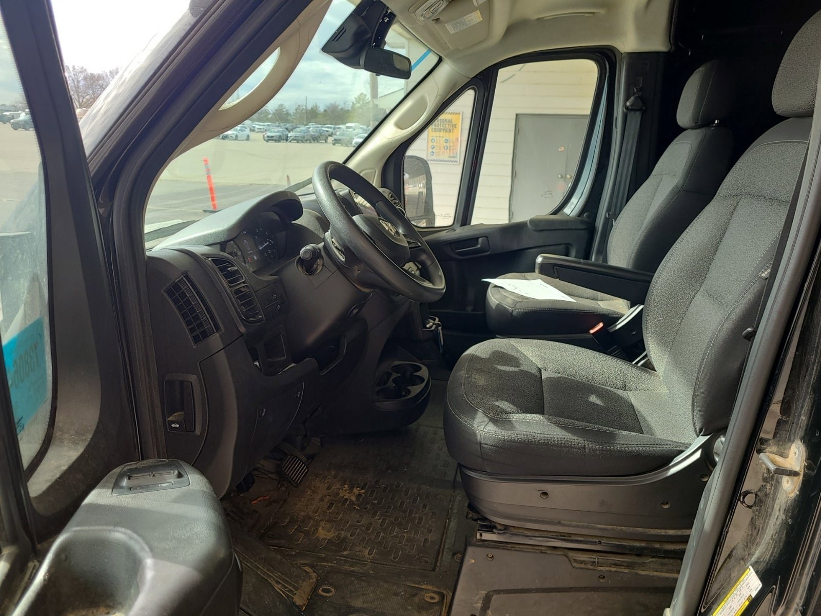 Used 2023 RAM ProMaster 2500 FWD image 10