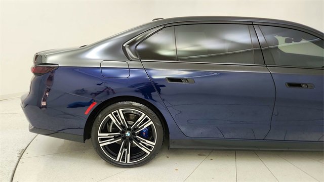 Used 2023 BMW i7 xDrive60 image 12