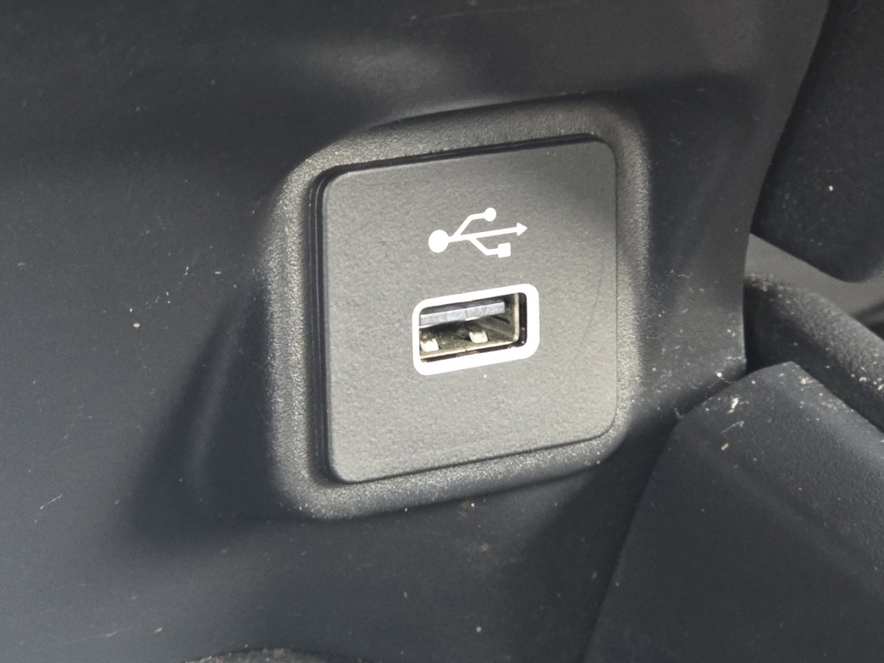 Certified 2025 Honda HR-V Sport image 7