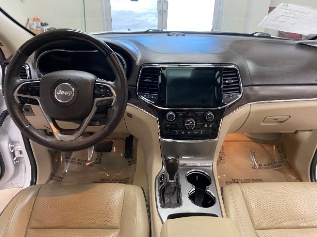 Used 2020 Jeep Grand Cherokee Overland RWD image 30