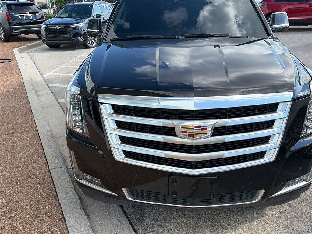 Used 2019 Cadillac Escalade ESV Luxury AWD/4WD image 1
