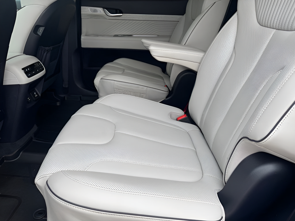 Used 2025 Hyundai Palisade Calligraphy FWD image 12