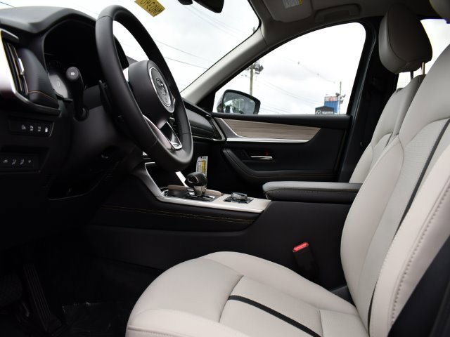 New 2025 MAZDA CX-70 Plug-In Hybrid w/ Premium Pkg image 13