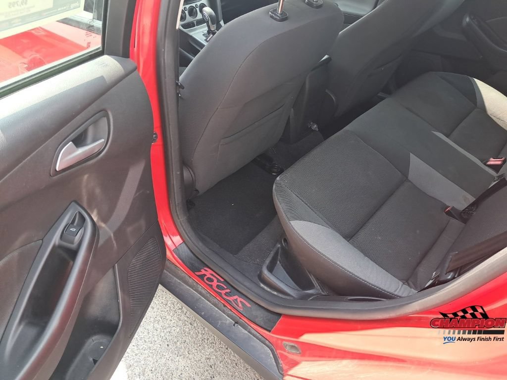 Used 2014 Ford Focus SE FWD image 10
