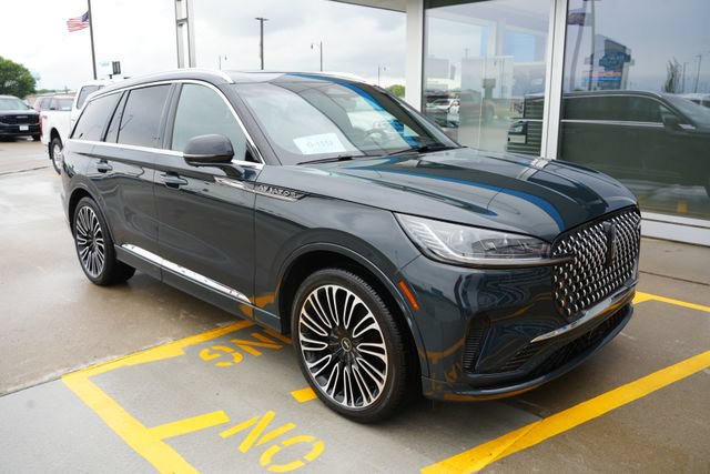 Used 2025 Lincoln Aviator Black Label AWD/4WD image 36
