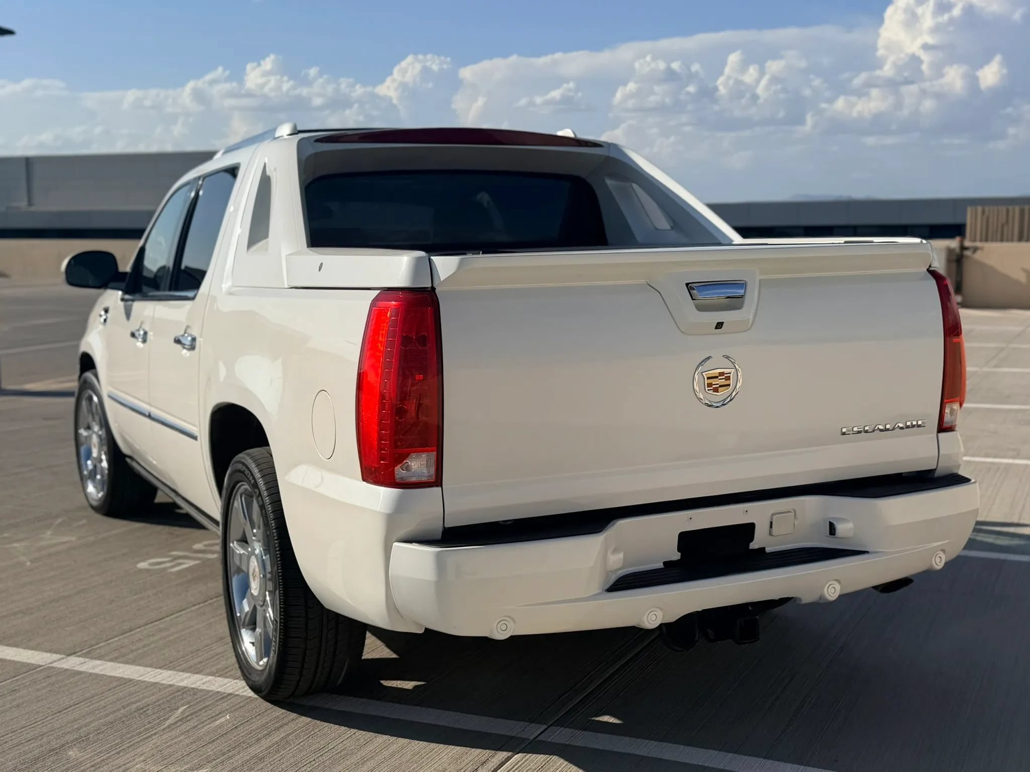 Used 2013 Cadillac Escalade EXT Premium AWD/4WD image 10