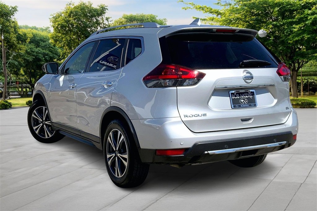 Used 2019 Nissan Rogue SV w/ Premium Package image 4