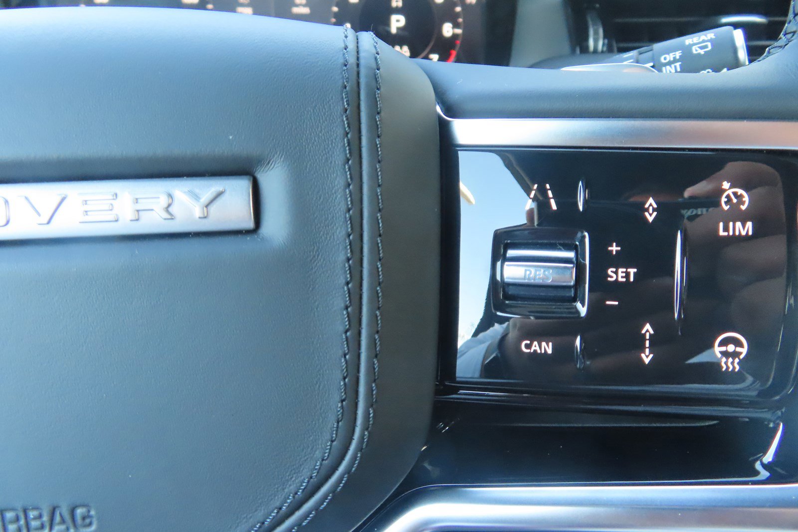 Used 2023 Land Rover Discovery Sport SE R-Dynamic AWD/4WD image 30