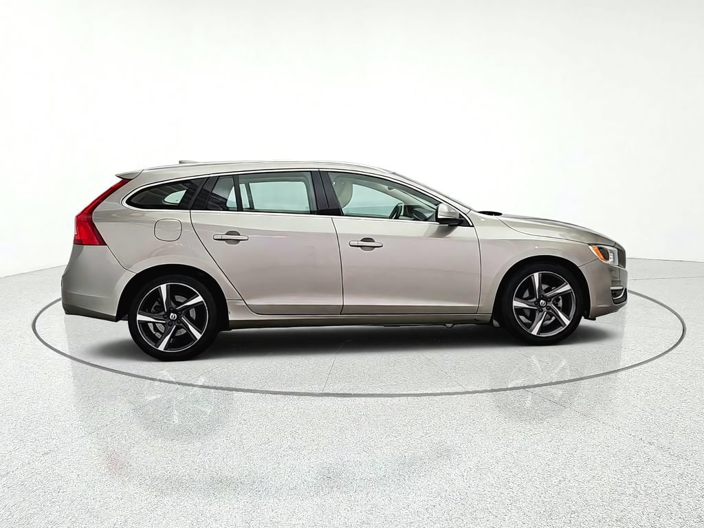 Used 2016 Volvo V60 T5 Platinum w/ Climate Package FWD image 8