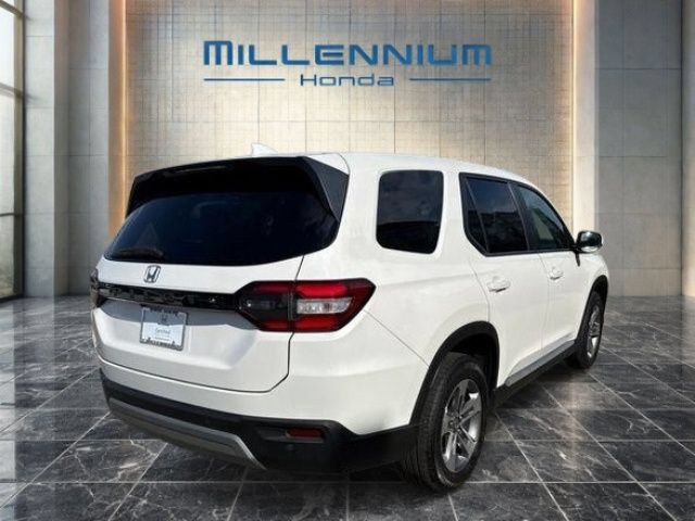 Certified 2025 Honda Pilot EX-L image 4