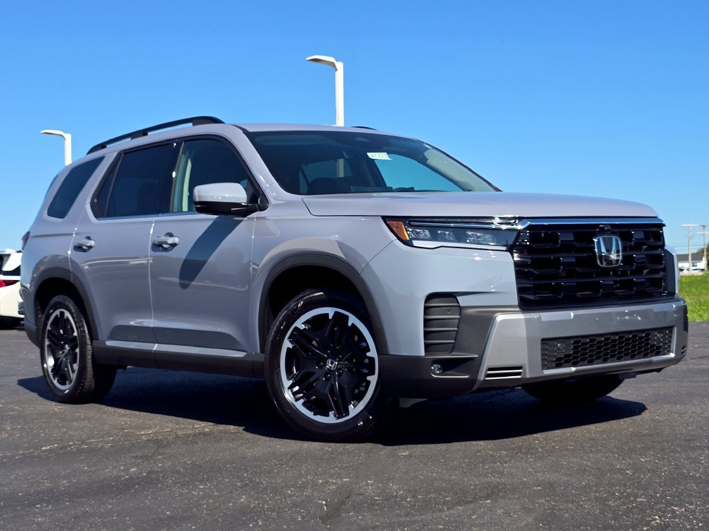 New 2026 Honda Pilot Touring image 2