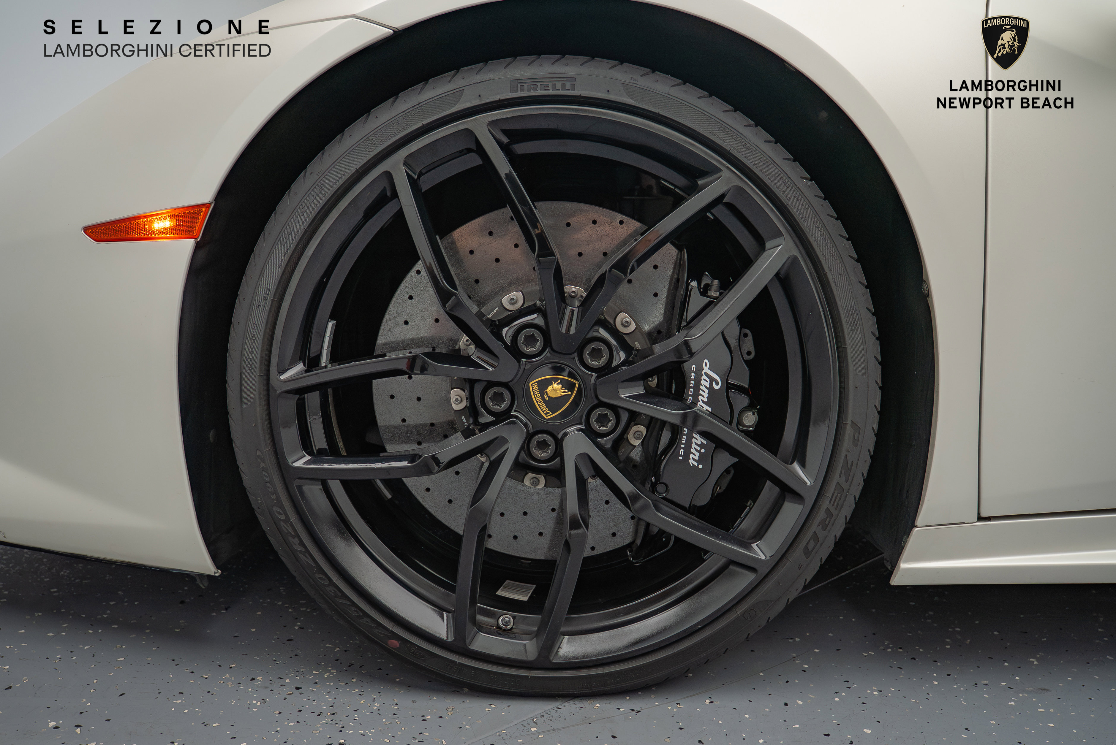 Used 2016 Lamborghini Huracan LP 610-4 image 37