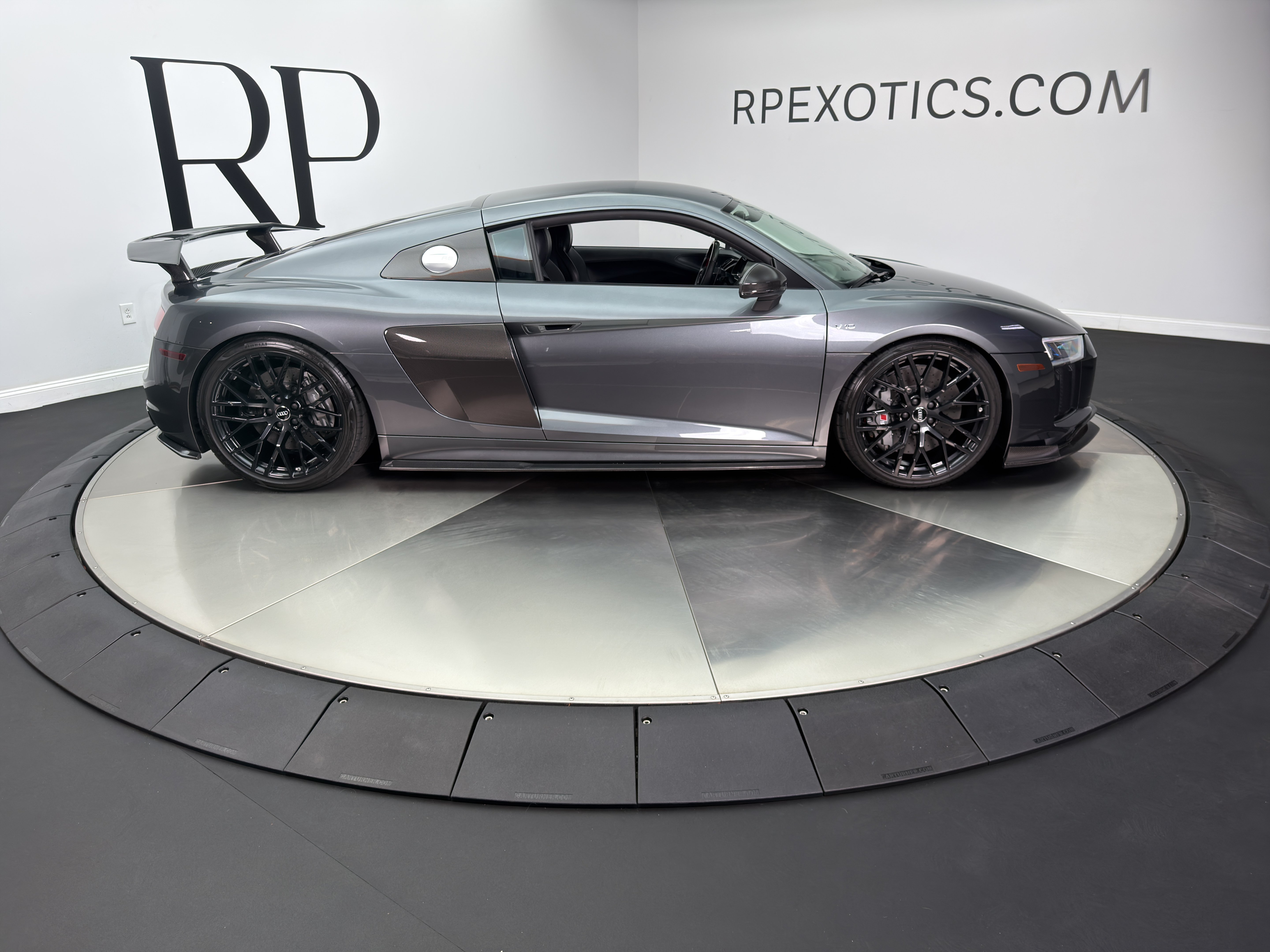 Used 2018 Audi R8 V10 plus AWD/4WD image 10