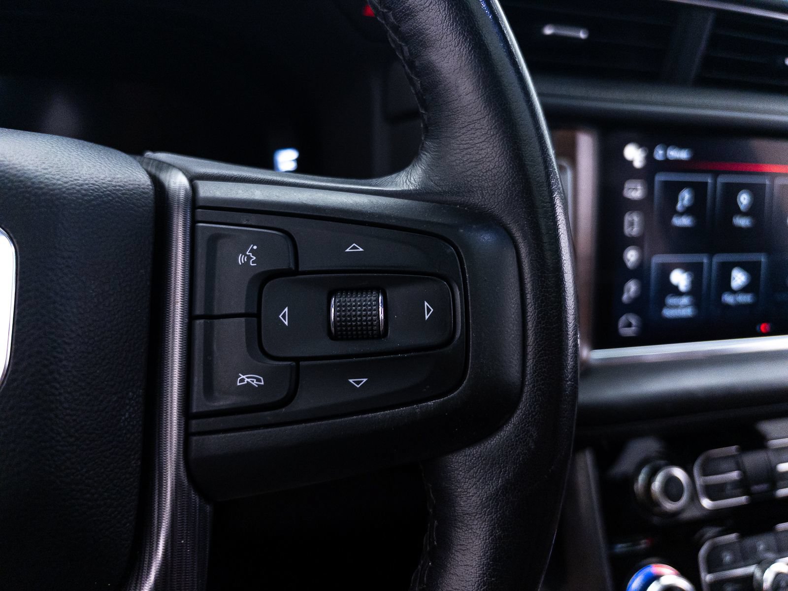 Used 2023 GMC Yukon XL Denali Ultimate AWD/4WD image 44