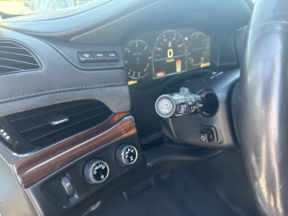 Used 2015 Cadillac Escalade Premium AWD/4WD image 11