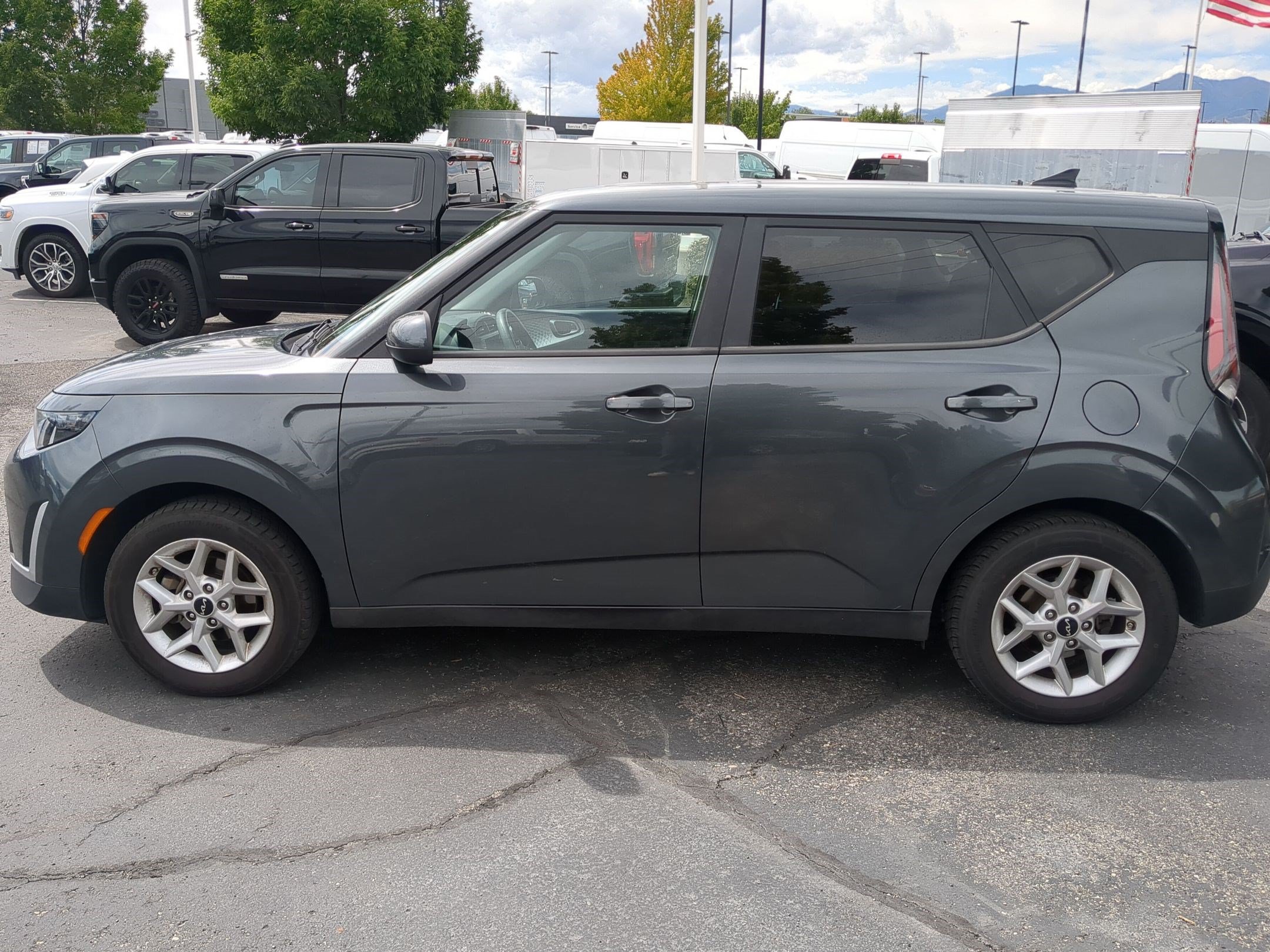 Used 2023 Kia Soul LX w/ Option Group 015 FWD image 9