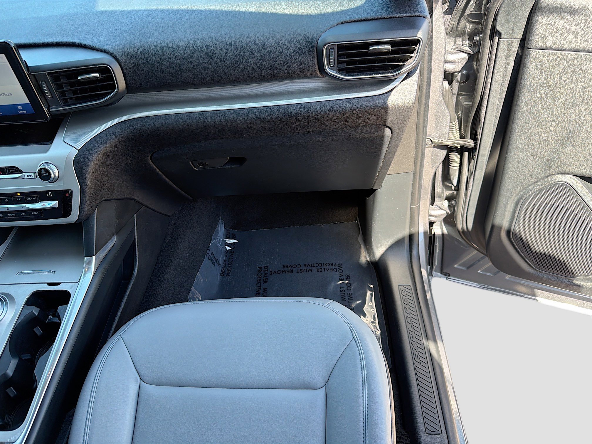 Used 2021 Ford Explorer XLT w/ Equipment Group 202A RWD image 17